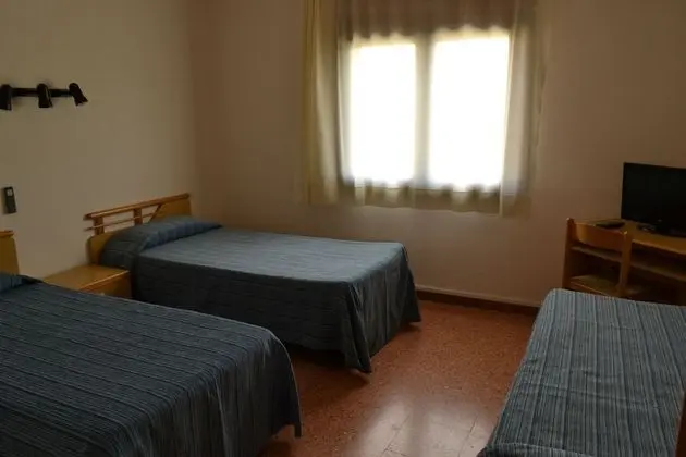 Üç Kişilik Oda