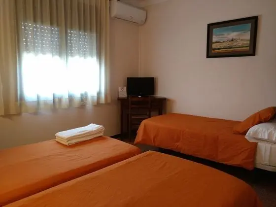 Üç Kişilik Oda