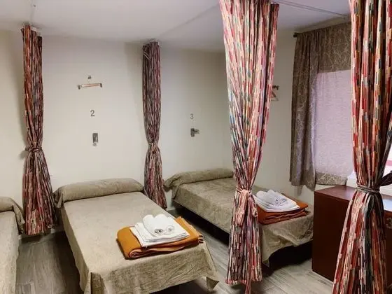 Ortak Ranzalı Oda, 1 Tek Kişilik Yatak, Ortak Banyo