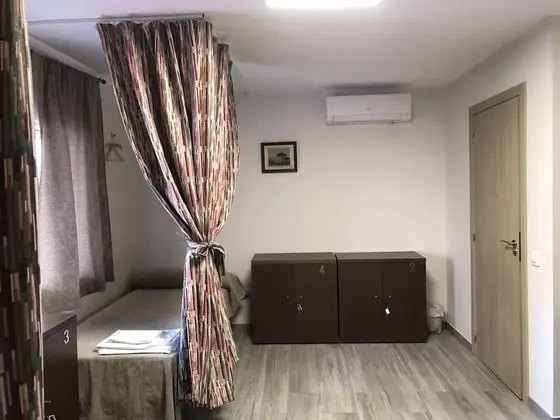Ortak Ranzalı Oda, 1 Tek Kişilik Yatak, Ortak Banyo