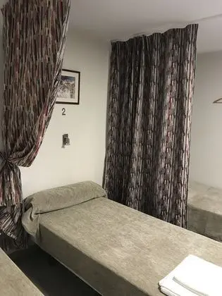 Ortak Ranzalı Oda, 1 Tek Kişilik Yatak, Ortak Banyo