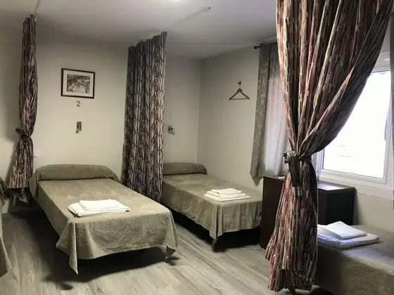 Ortak Ranzalı Oda, 1 Tek Kişilik Yatak, Ortak Banyo