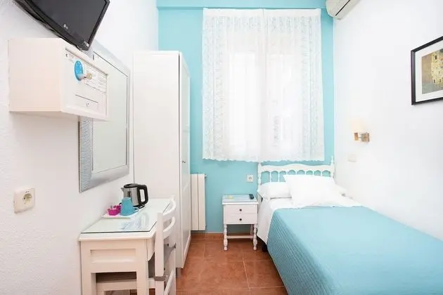 Single Room (Shared toilet)