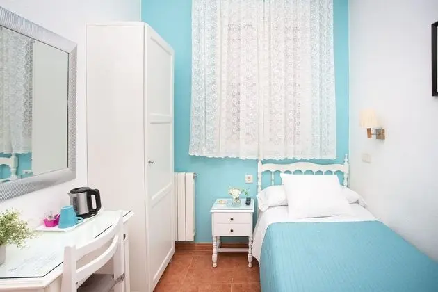Single Room (Shared toilet)