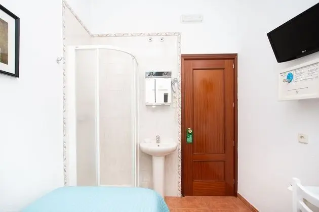 Single Room (Shared toilet)