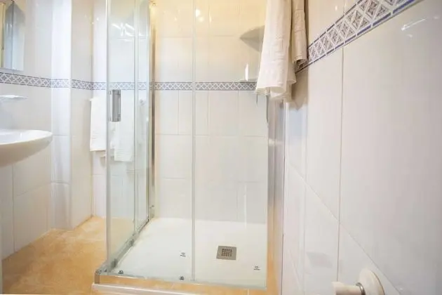 Tek Büyük Yataklı Oda (Interior)