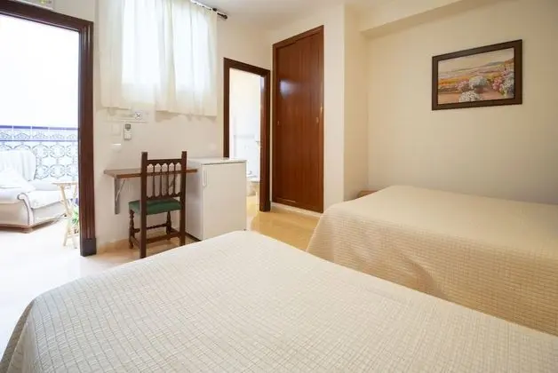 Üç Kişilik Oda (Interior)