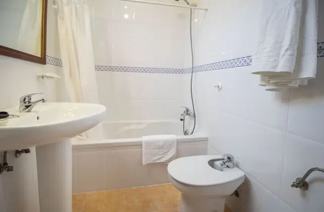 Üç Kişilik Oda (Interior)