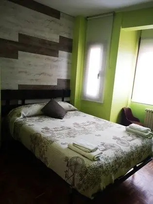 Büyük Yataklı Tek Kişilik Oda