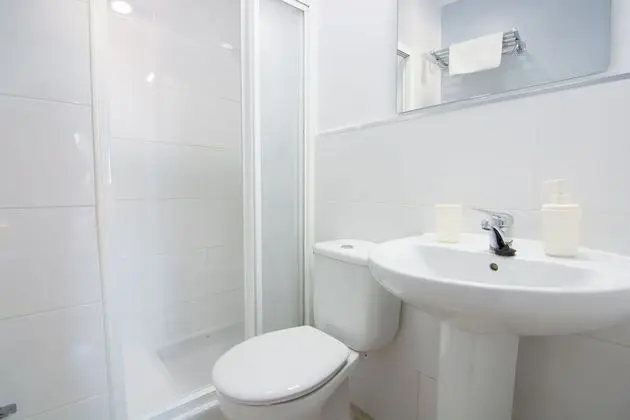 204 - Habitación Estándar tranquila y amplia cama 150 cm