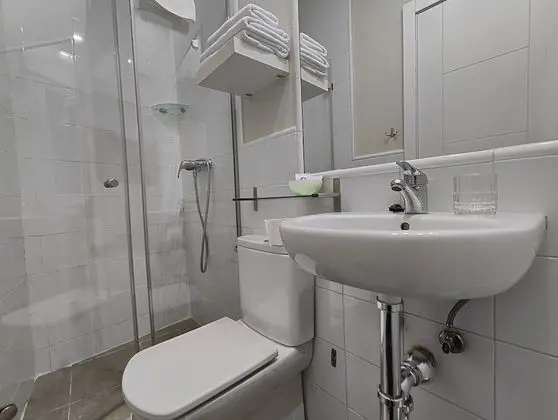 Standard Tek Büyük Yataklı Oda