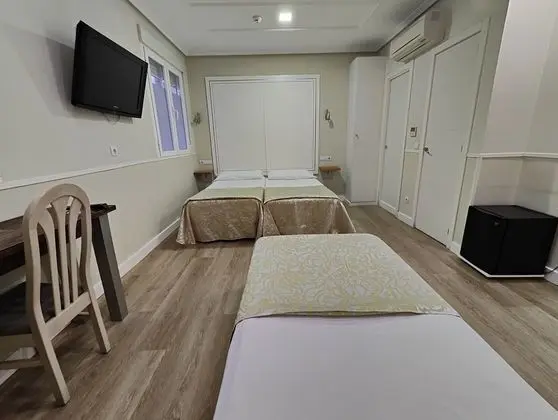 Standard Üç Kişilik Oda