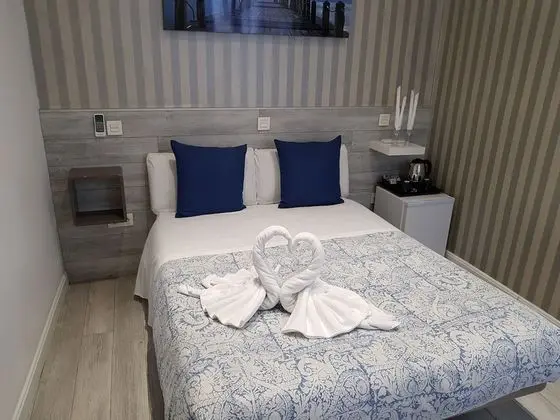 Standard Tek Büyük Yataklı Oda