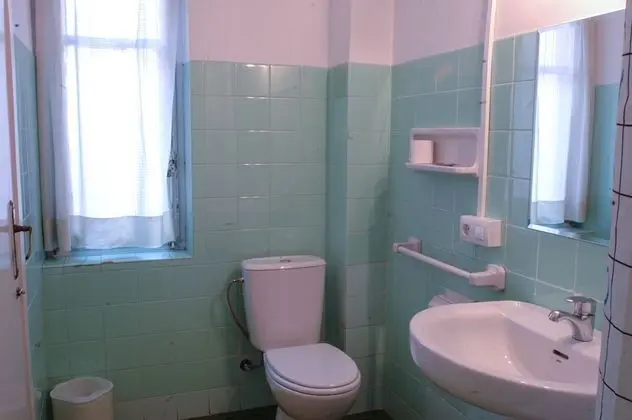 Üç Kişilik Oda, Özel Banyo