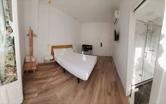 City Tek Büyük Yataklı Oda