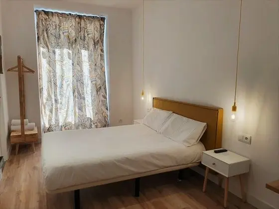 City Tek Büyük Yataklı Oda