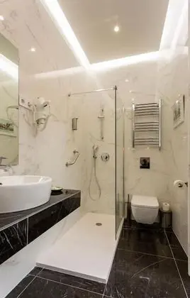 City Üç Kişilik Oda