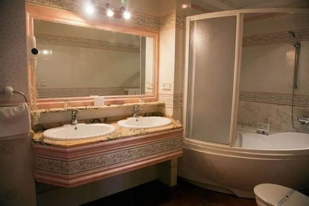 Tek Büyük Yataklı Oda, 1 Çift Kişilik veya 2 Tek Kişilik Yatak