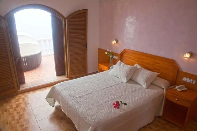 Tek Büyük Yataklı Oda, Deniz Manzaralı