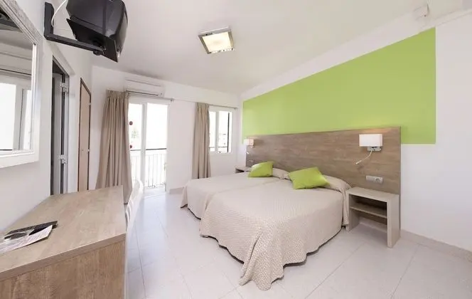 Standard Tek Büyük Yataklı Oda, Balkon, Şehir Manzaralı