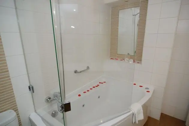 Tek Büyük veya İki Ayrı Yataklı Oda