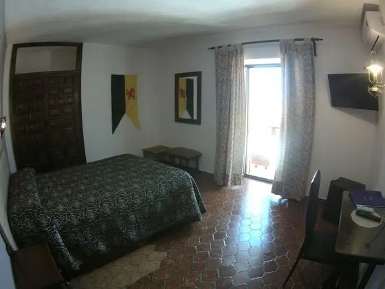 Family Oda (2 adults + 2 children)