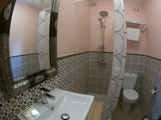 Family Oda (2 adults + 2 children)