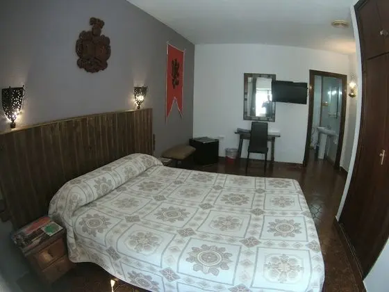 Tek Büyük Yataklı Oda, 1 Çift Kişilik Yatak