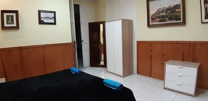 Tek Büyük Yataklı Oda, Ortak Banyo (with balcony 1)