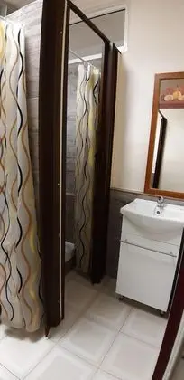 Tek Büyük Yataklı Oda, Ortak Banyo (with balcony 1)