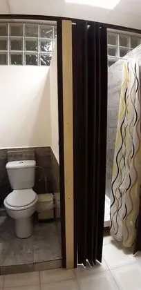 Tek Büyük Yataklı Oda, Ortak Banyo (with balcony 1)