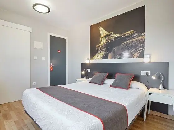 Tek Büyük Yataklı Oda, 1 Çift Kişilik Yatak