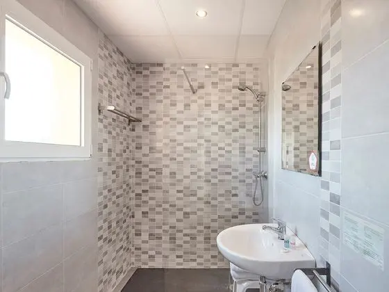 Tek Büyük Yataklı Oda, 1 Çift Kişilik Yatak