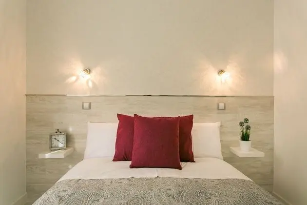 Tek Büyük Yataklı Oda (Exterior)