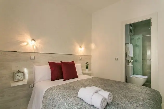 Tek Büyük Yataklı Oda (Exterior)