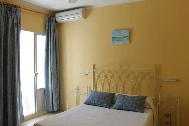 Tek Büyük veya İki Ayrı Yataklı Oda, Teras