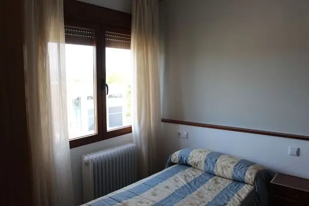 Büyük Yataklı Tek Kişilik Oda