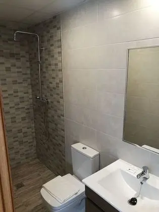 Büyük Yataklı Tek Kişilik Oda