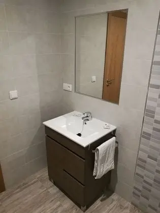 Büyük Yataklı Tek Kişilik Oda