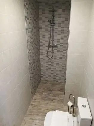 Büyük Yataklı Tek Kişilik Oda