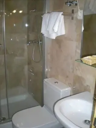 Basic İki Ayrı Yataklı Oda