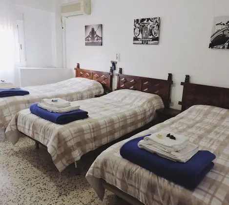 Basic Üç Kişilik Oda, 3 Tek Kişilik Yatak