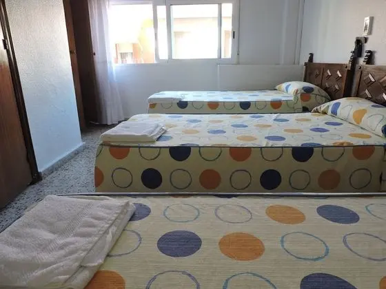 Basic Üç Kişilik Oda, 3 Tek Kişilik Yatak