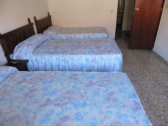 Basic Üç Kişilik Oda, 3 Tek Kişilik Yatak