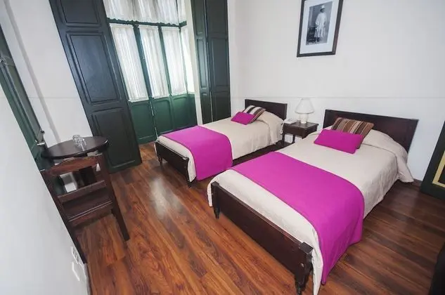 City Tek Büyük Yataklı Oda