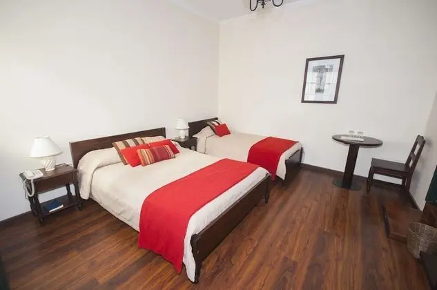 City Tek Büyük Yataklı Oda