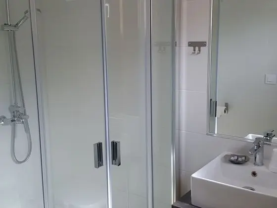 Tek Büyük veya İki Ayrı Yataklı Oda, Özel Banyo