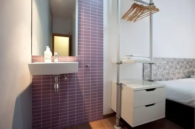 Tek Büyük Yataklı Oda, Ortak Banyo