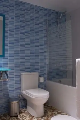 Comfort Üç Kişilik Oda, 3 Tek Kişilik Yatak, Banyolu/Duşlu, Park Manzaralı