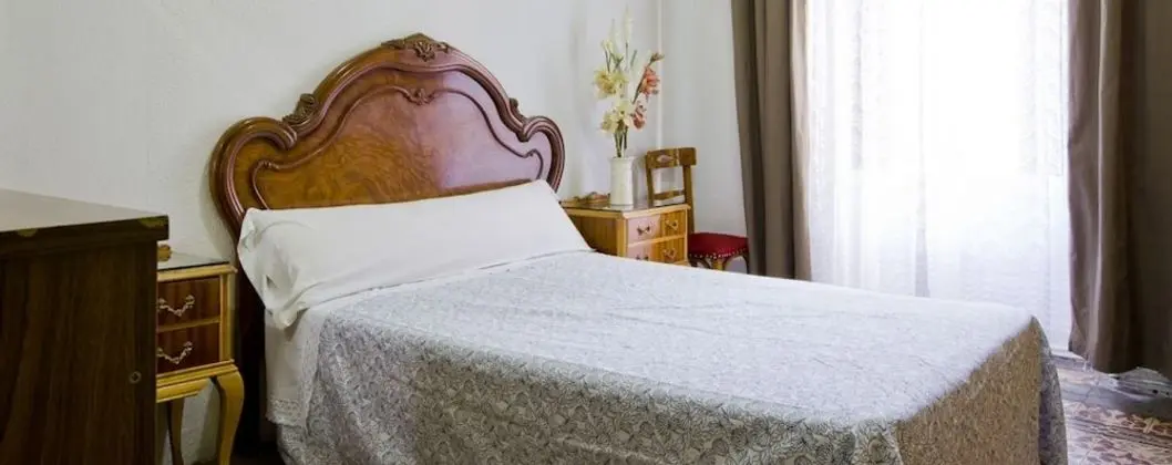 Tek Büyük Yataklı Oda, Ortak Banyo